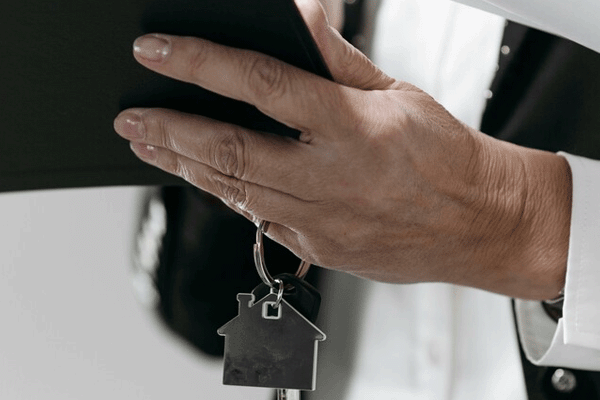 Image, attentes et opportunités : ce que révèle notre enquête exclusive sur le rôle et la perception du métier d'agent immobilier.