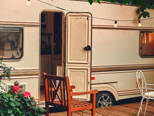 Glamping : une tendance à suivre pour les pros de l’auto !